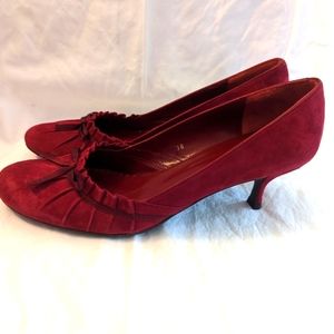 Jigsaw bow pumps size 38. Never worn. EXCELLENT CONDITION.